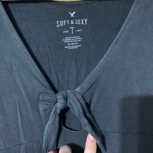 Size M American eagle shirt